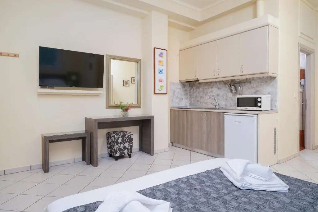 Tiara Holidays - Endless Blue Sea Resort - Standard Triple Studio - kitchen
